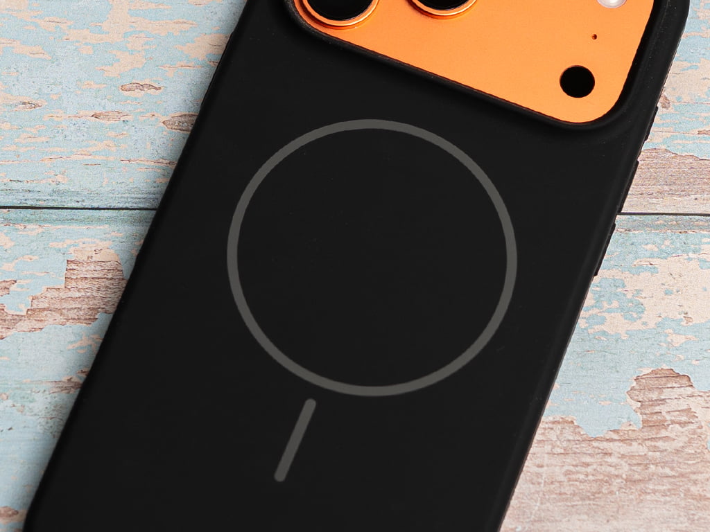 Silikonový kryt s MagSafe na iPhone 17 Pro Max - Černý syt 6